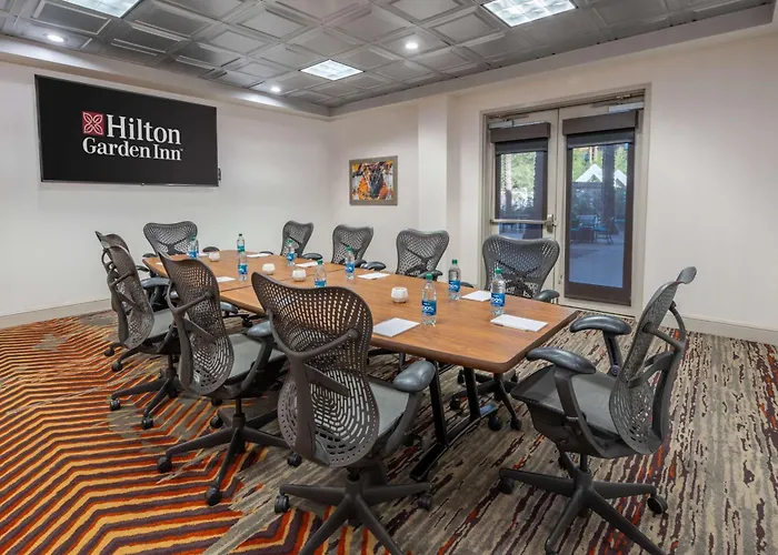 Hotel Hilton Garden Old Town 3*