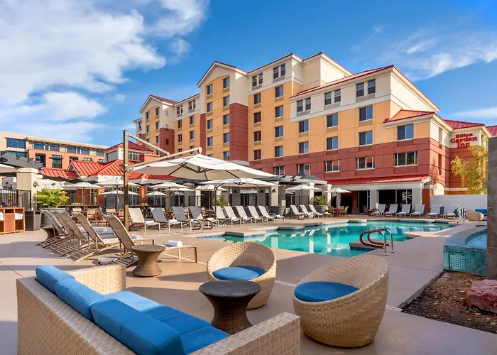 Hilton Garden Old Town 3*
