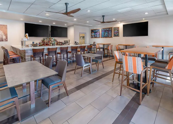 Hilton Garden Old Town Hotel 3*