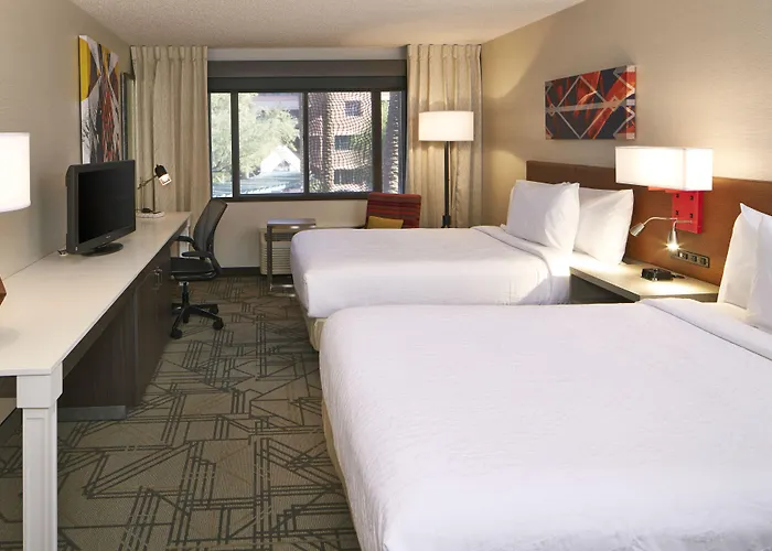 Hotel Hilton Garden Old Town 3*