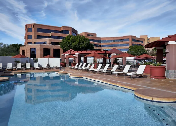 Hotel Hilton Garden Old Town 3*