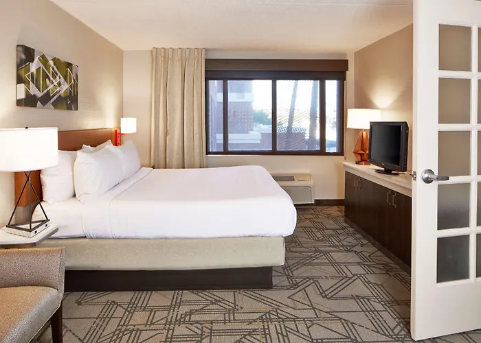 Hotel Hilton Garden Old Town 3*