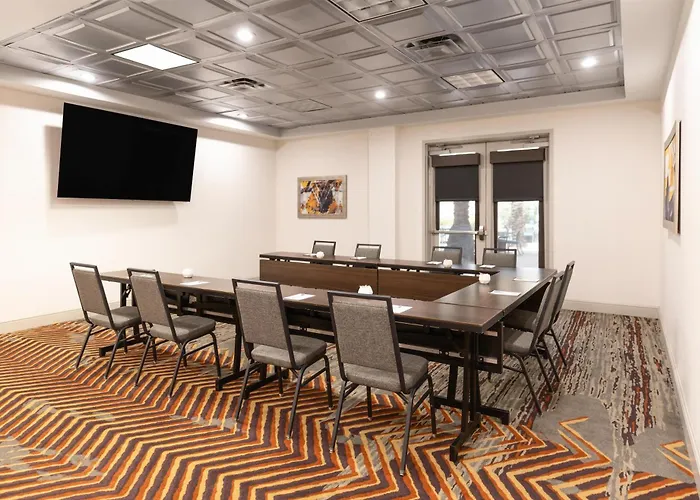 Hotel Hilton Garden Old Town 3*