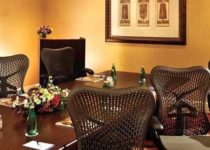 Hotel Hilton Garden Old Town 3*