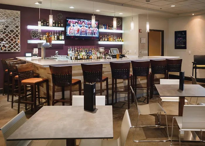 Hilton Garden Old Town 3*